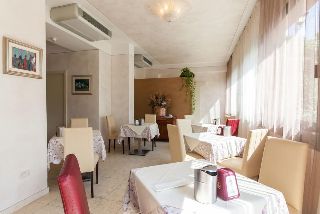 Hotel Oasis Marina di Ravenna Εξωτερικό φωτογραφία