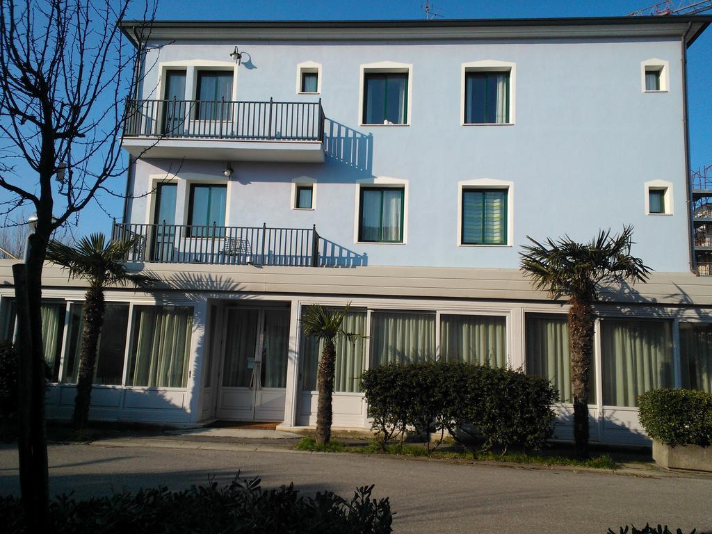 Hotel Oasis Marina di Ravenna Εξωτερικό φωτογραφία